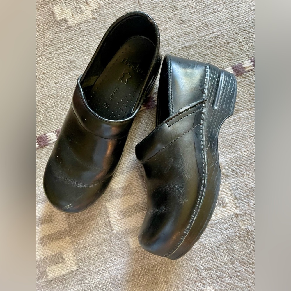 Black Dansko clogs women’s narrow 39